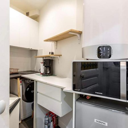 Abbesses - Superbe Appartement Avec Cheminees Paris Bagian luar foto